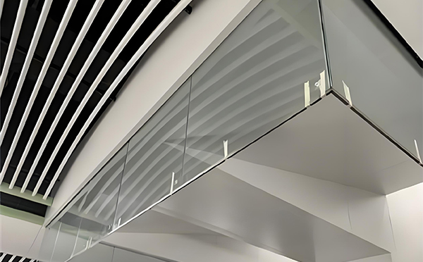 于田玻璃挡烟垂壁