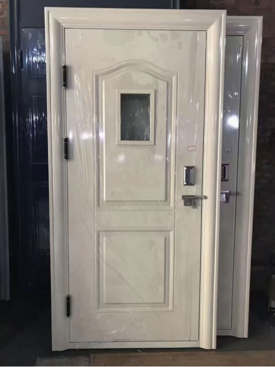 于田学校教室门